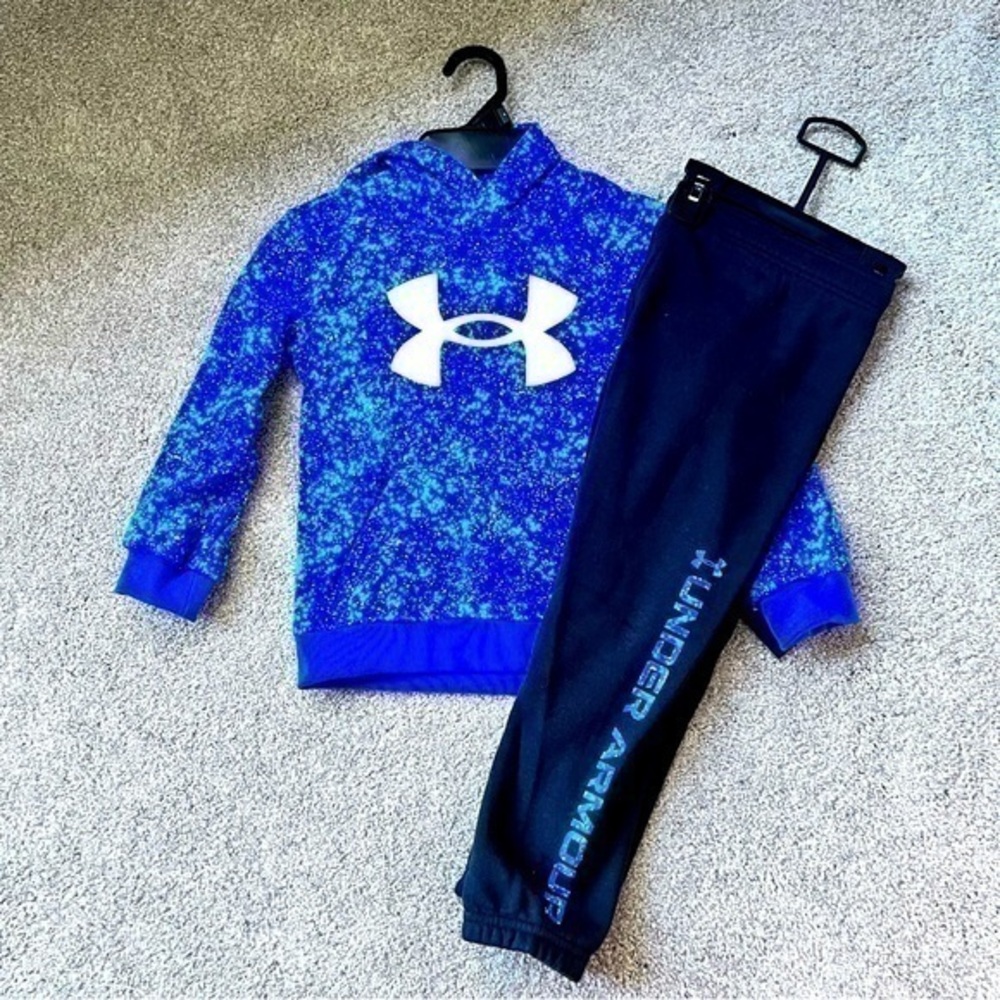 NWT Under Armour youth size 4 hoodie and matching joggers set
